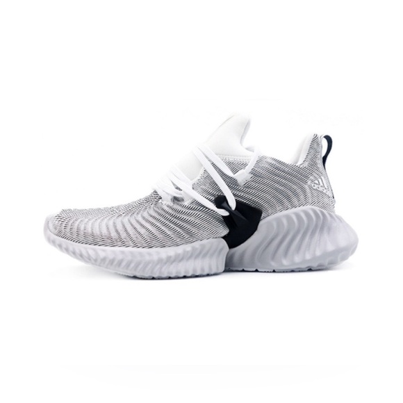 ADIDAS Alphabounce Instinct Cloud White Grey Two Women's - Picture 1 of 6